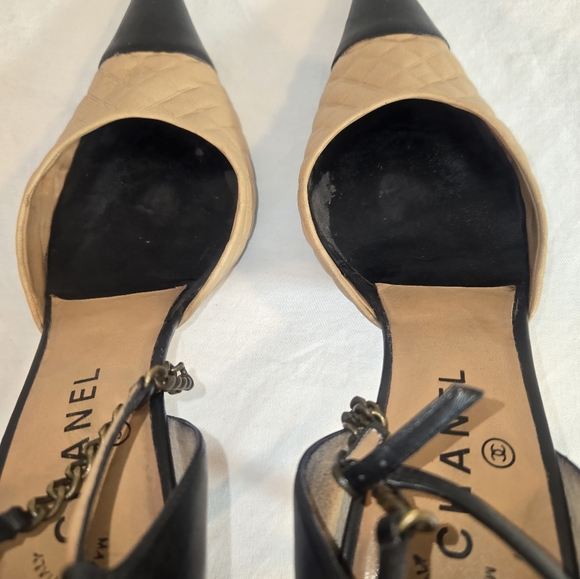 Chanel Women's Size 41 Two Tone D'Orsay Pump with Chain Strap Quilted Heels - Picture 5 of 13